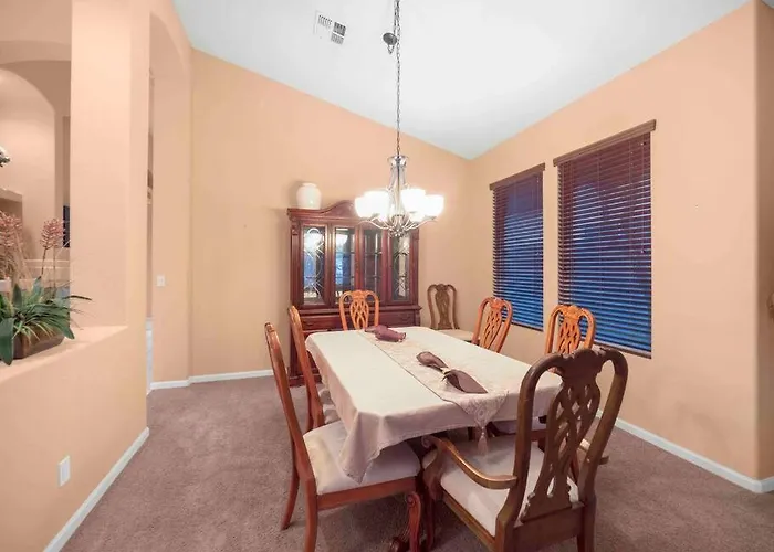 Private House In N Scottsdale *